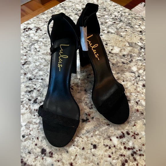 Lulu’s Black Suede Ankle Strap Heel 4” Size 9 - Picture 3 of 7